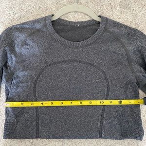 Lulu Lemon Swiftly shirt. No tag size 6.